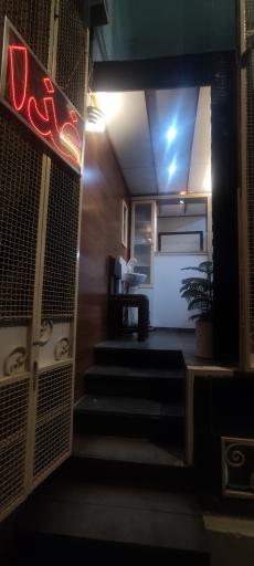 عکس غذای بیرون بر رامین