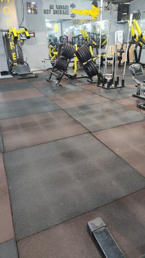 باشگاه بدنسازی مبارز