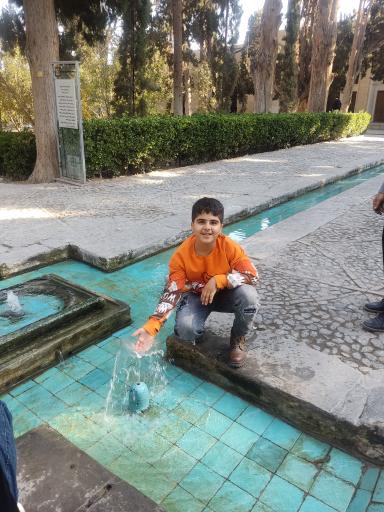عکس تقسیم گاه آب باغ فین