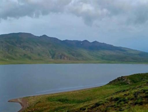 عکس دریاچه نئور