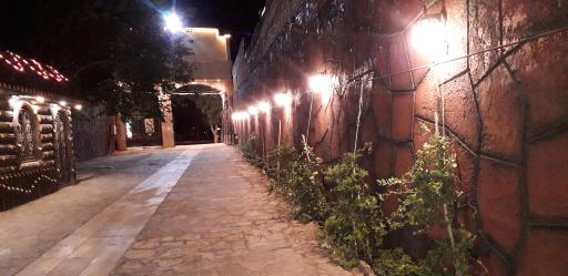 عکس عمارت نیاوران 