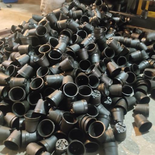 عکس تولیدگلدان پلاستکی محمدی