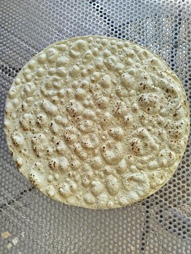 عکس نان تافتون سنتی میناخانی