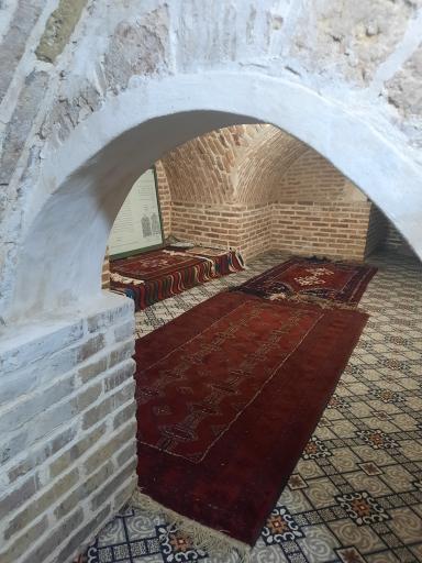 عکس گنبد خشتی امامزاده غیاث الدین محمد