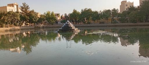 عکس استخر باغ فیض 