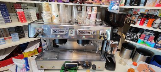 عکس دکه روزنامه فروشی