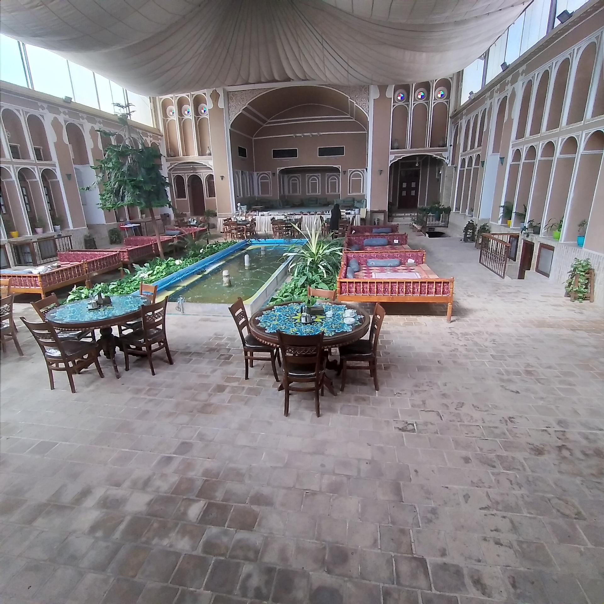 عکس هتل سنتی مظفر یزد