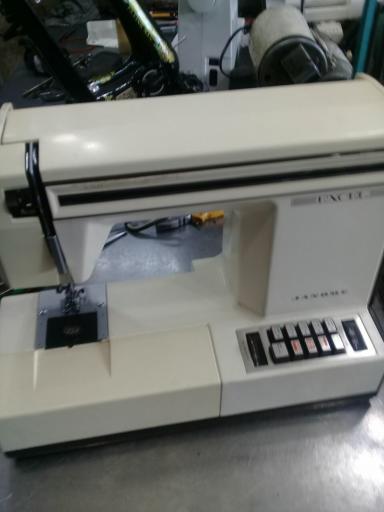 عکس تعمیرات چرخ خیاطی امین