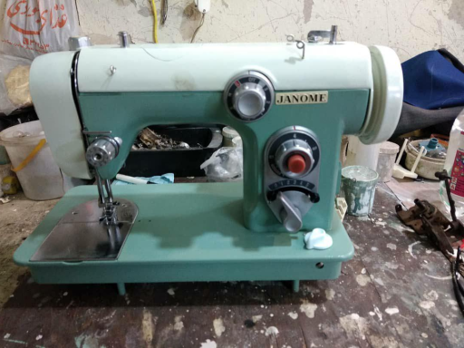 عکس تعمیرات چرخ خیاطی امین