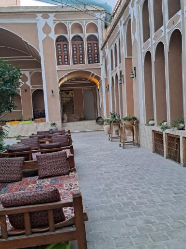 عکس هتل سنتی مظفر یزد