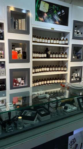 عکس عطر کارینا