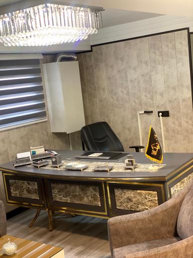 عکس مشاور املاک نیکان