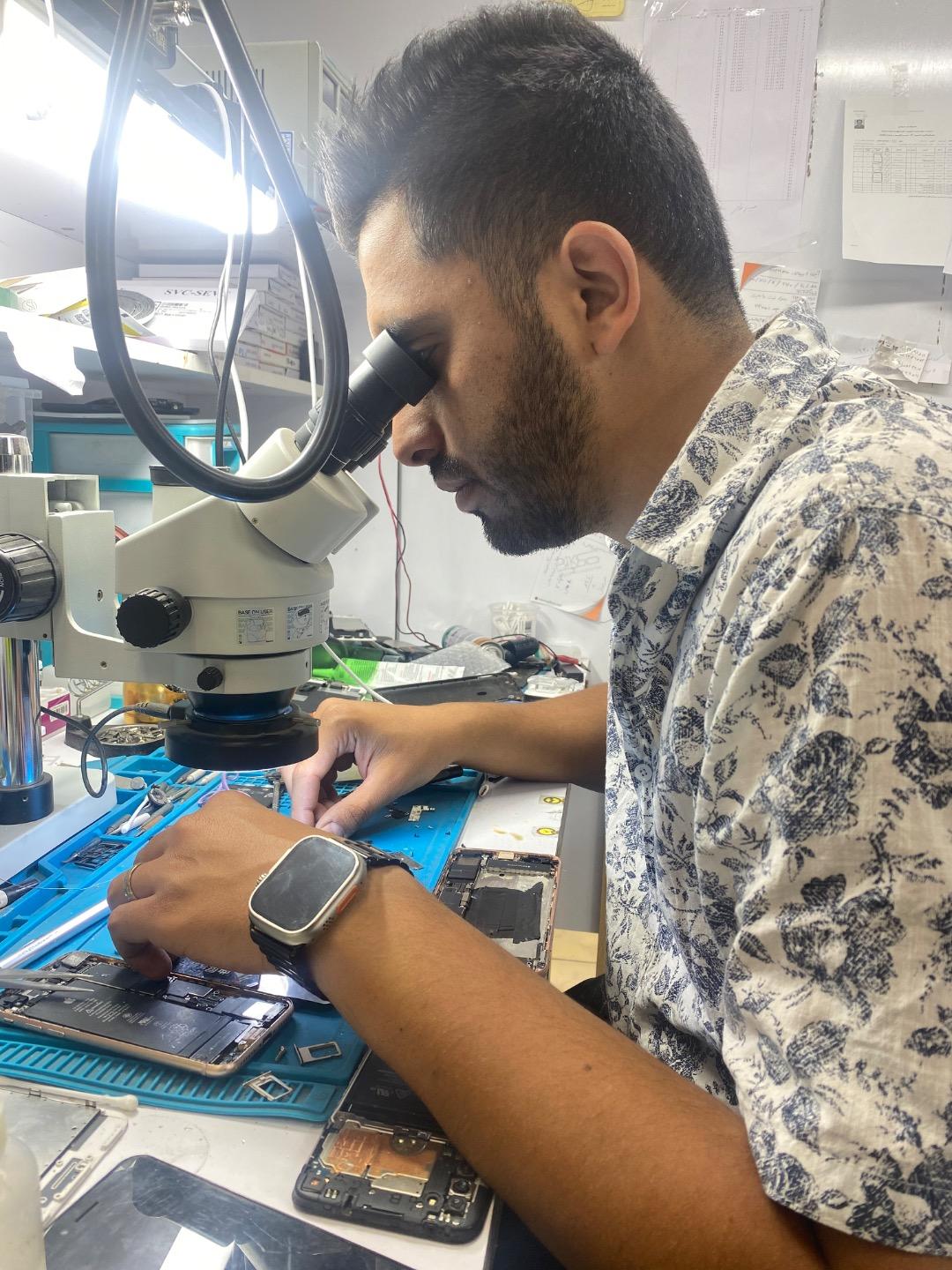 عکس تعمیرات موبایل پارس