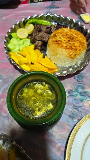 عکس باغ رستوران ارغوان