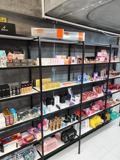 عکس آرایشی بهداشتی خاتون 