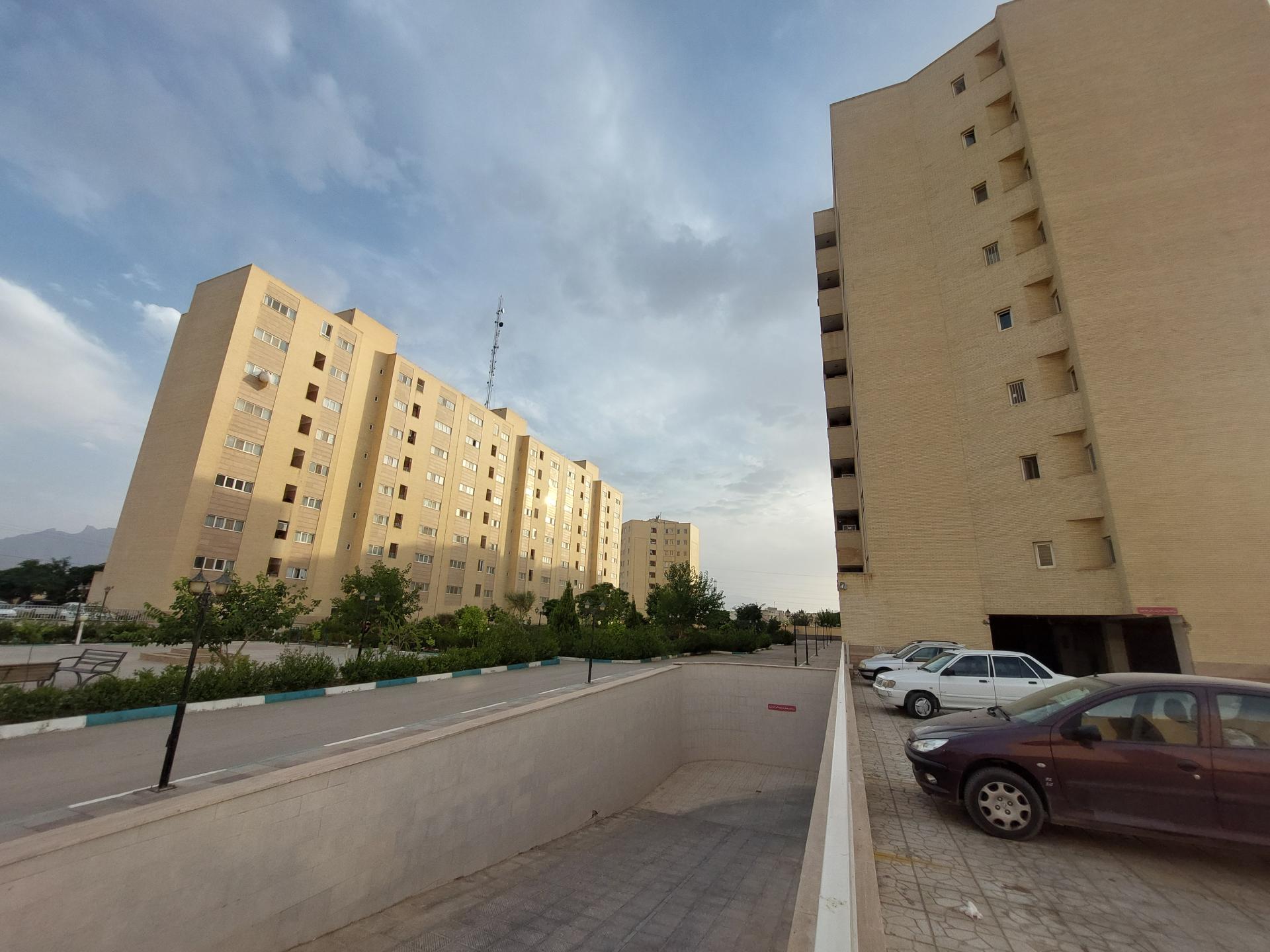 عکس مجتمع مسکونی آریانا