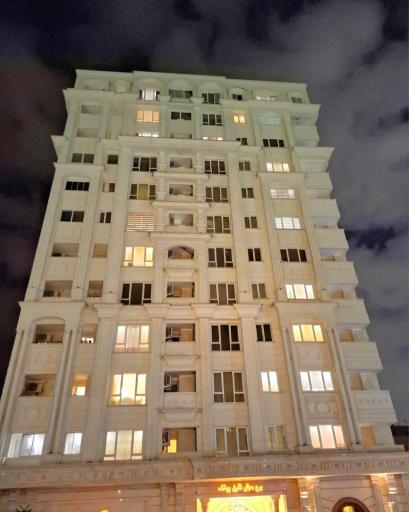 برج مجلل نگین پونک 