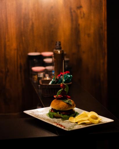 عکس کافه تانیا