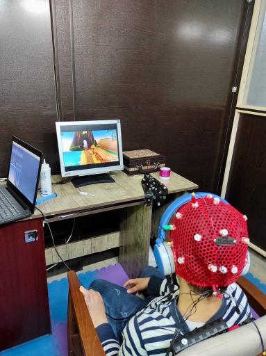 عکس گفتاردرمانی و کاردرمانی توانیاب