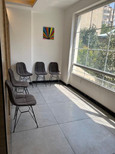 عکس گفتاردرمانی و کاردرمانی توانیاب