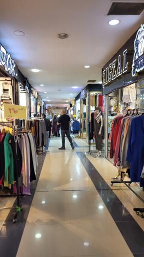 عکس مجتمع تجاری دو دلفین درگهان