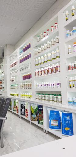 عکس فروشگاه کشاورزی و داروخانه گیاهپزشکی رویش قشقایی