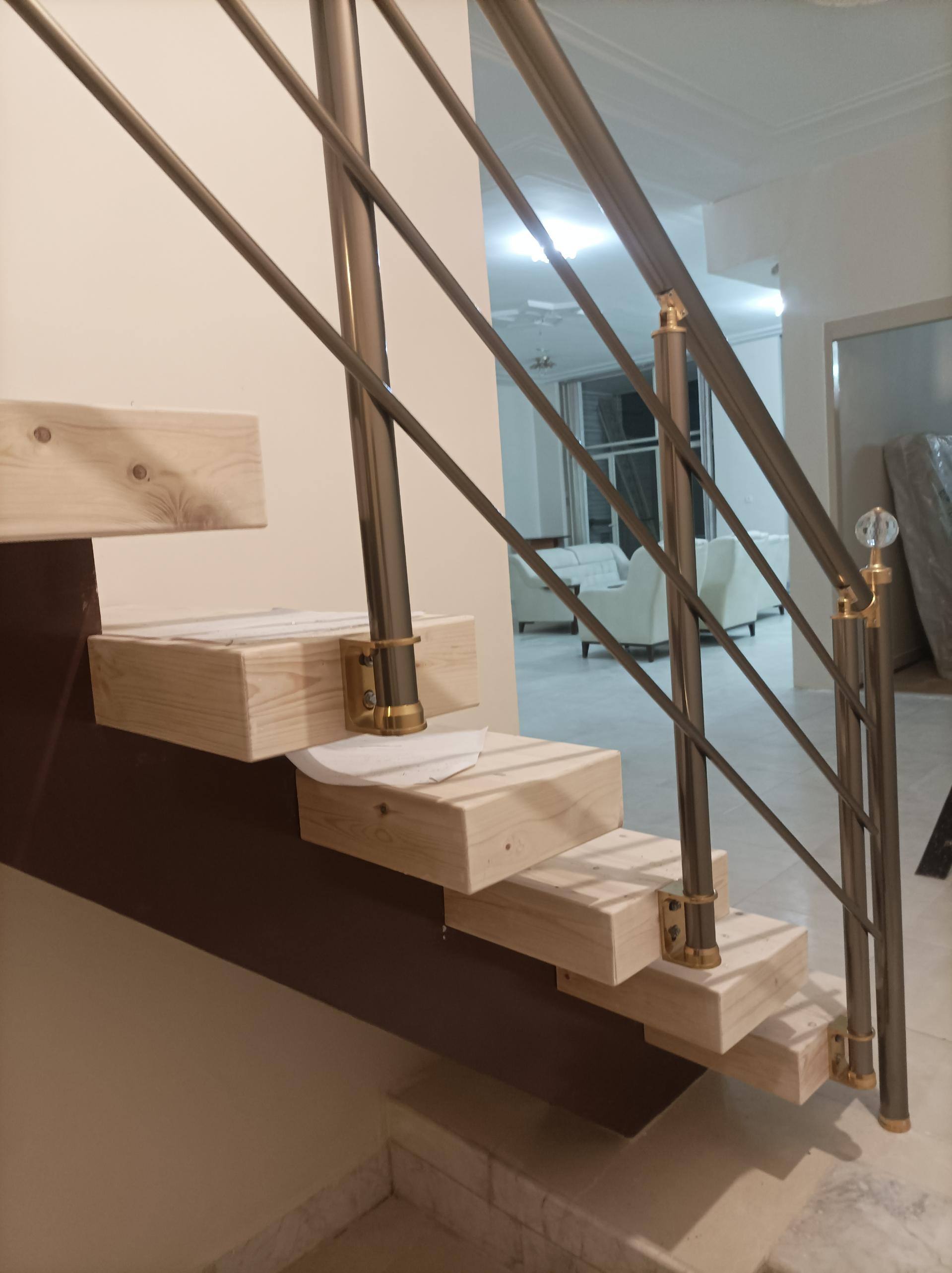 عکس آلومینیوم پله استیل