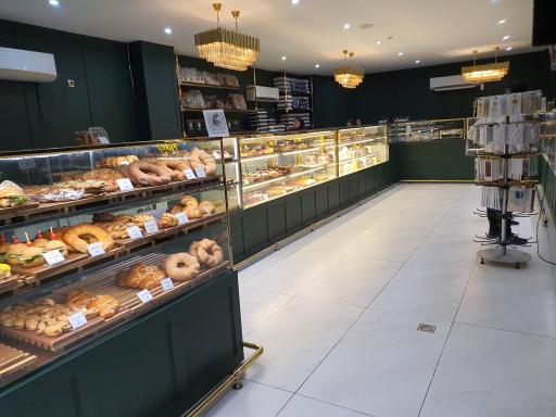 عکس کافه نان و شیرینی گوهر