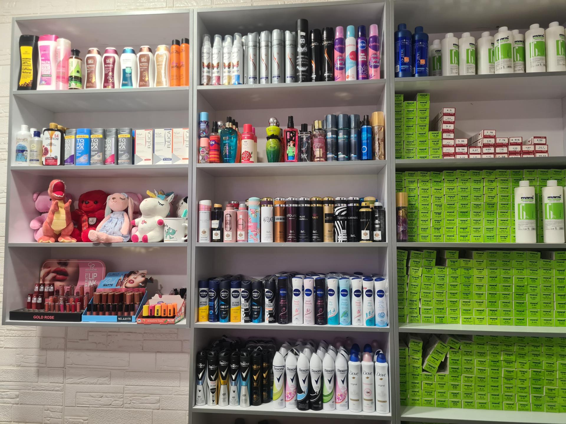 عکس لوازم آرایشی مانلی 