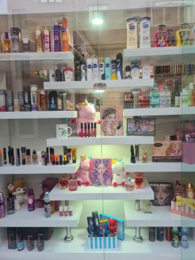 عکس لوازم آرایشی مانلی 