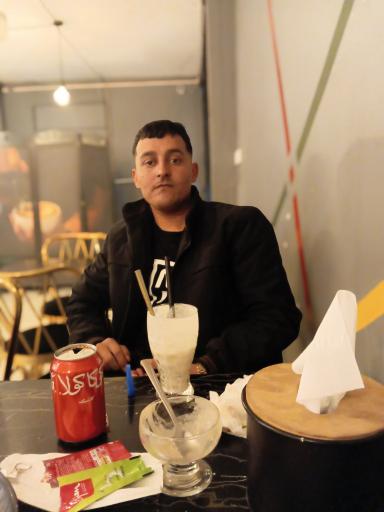 عکس کافه لاوین اشتهارد