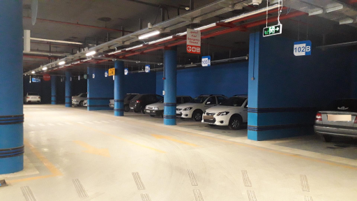 عکس پارکینگ هشت آباد 