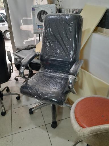 عکس تعمیرات تخصصی صندلی گردان امامت