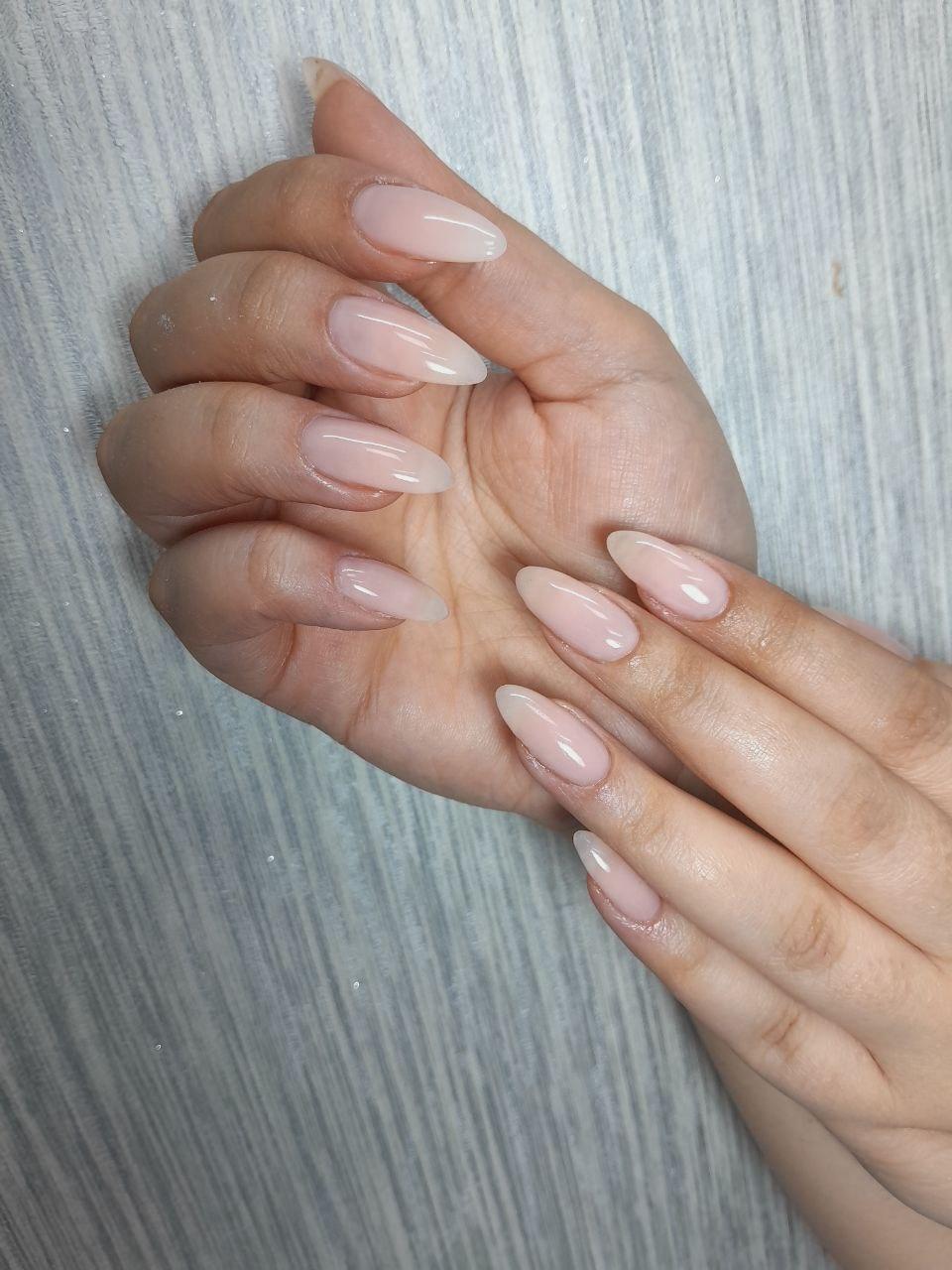 عکس خدمات زیبایی ناخن نرگس