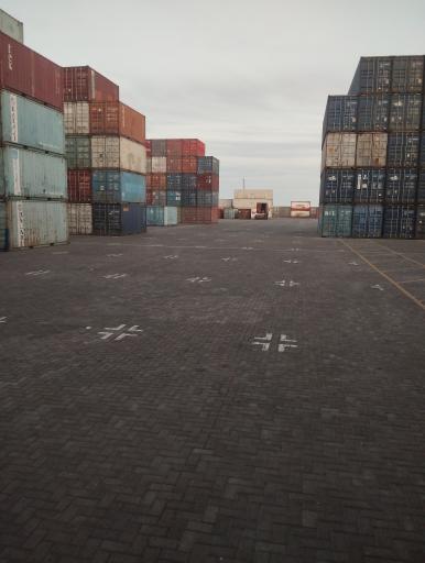 عکس محوطه کانتینری بحر و بر گستر پارس