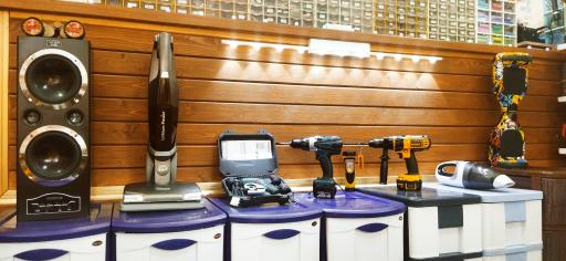 عکس فروشگاه باتری لیتیومی و ابزار آلات شارژی 