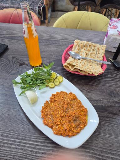 عکس ساندویچ صبحانه دایی علی 