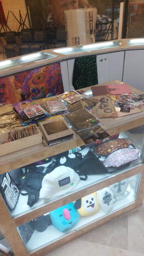 عکس فروشگاه اکسسوری تعطیل شاپ