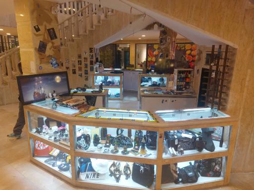 عکس فروشگاه اکسسوری تعطیل شاپ