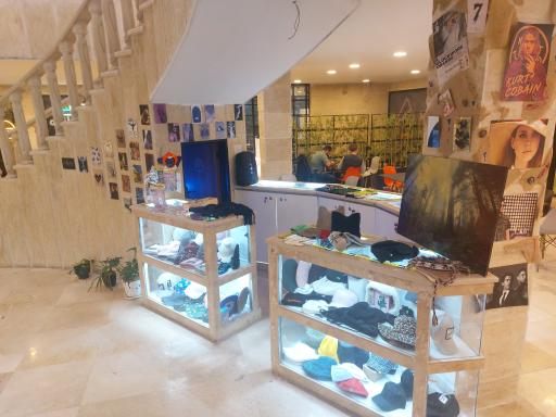 عکس فروشگاه اکسسوری تعطیل شاپ