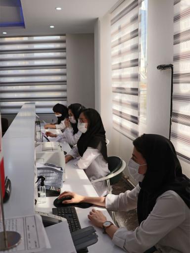 عکس آزمایشگاه دکتر نظری