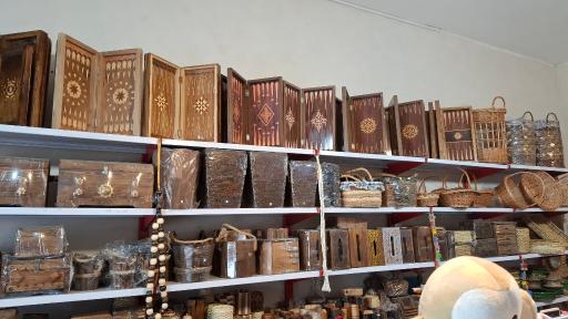 عکس فروشگاه صنایع دستی شاهکار