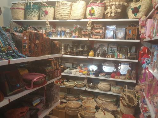 عکس فروشگاه صنایع دستی شاهکار