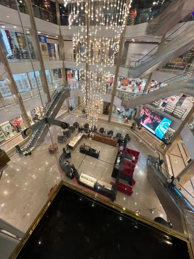 عکس کوروش برند سنتر