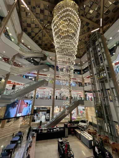 عکس کوروش برند سنتر