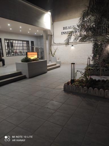 عکس دکتر آرمین منصوری . زیبایی 