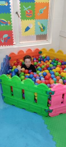 عکس کالج زبان کودکان میلاد