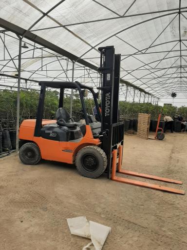 عکس لیفت ایران صنعت 