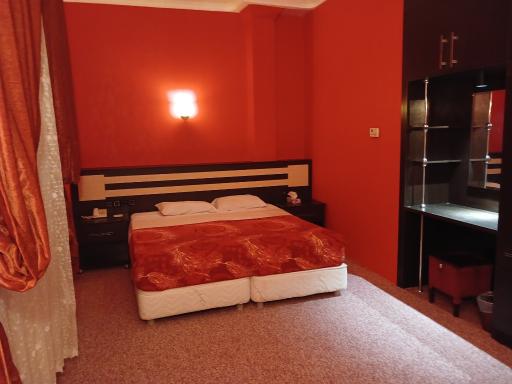 عکس هتل آپارتمان ایرانیکا