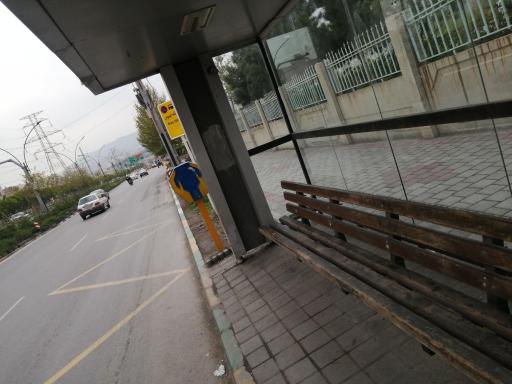 عکس ایستگاه اتوبوس مجتمع ورزشی فرومندی